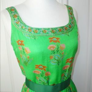 Vintage  Chic London Designer GREEN Silk Dress